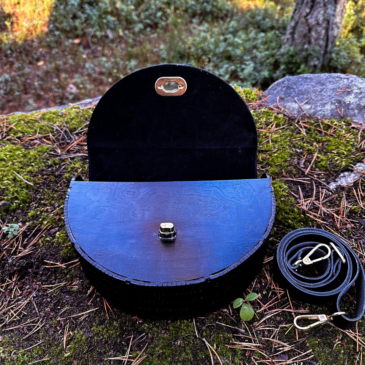 Halfmoon Black