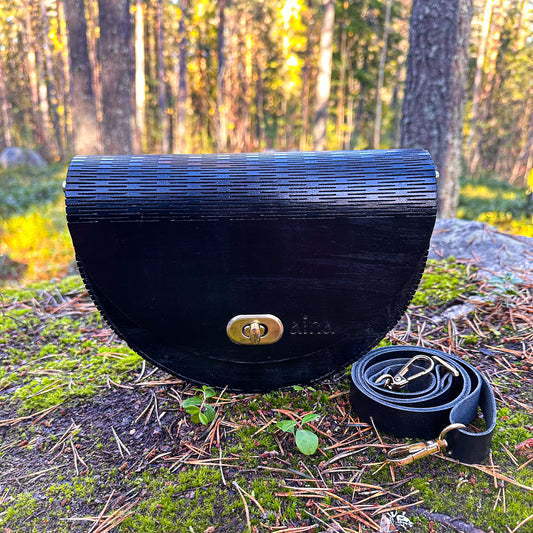 Halfmoon Black